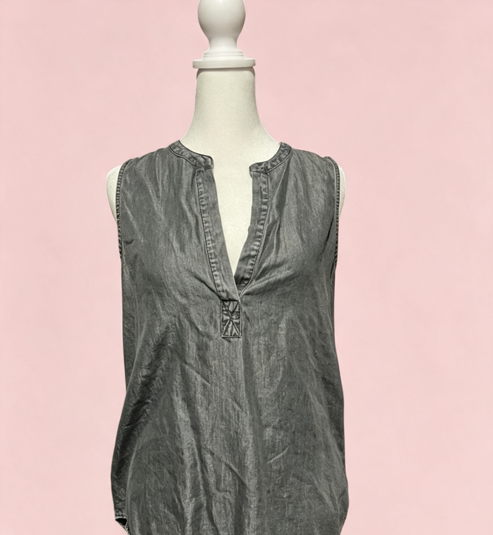 Small Sleeveless Gray Split-Neck Tank Top